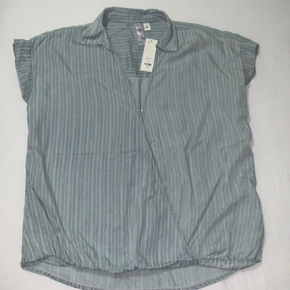Franchesca’s Blue & White Striped Shirt New With Tags